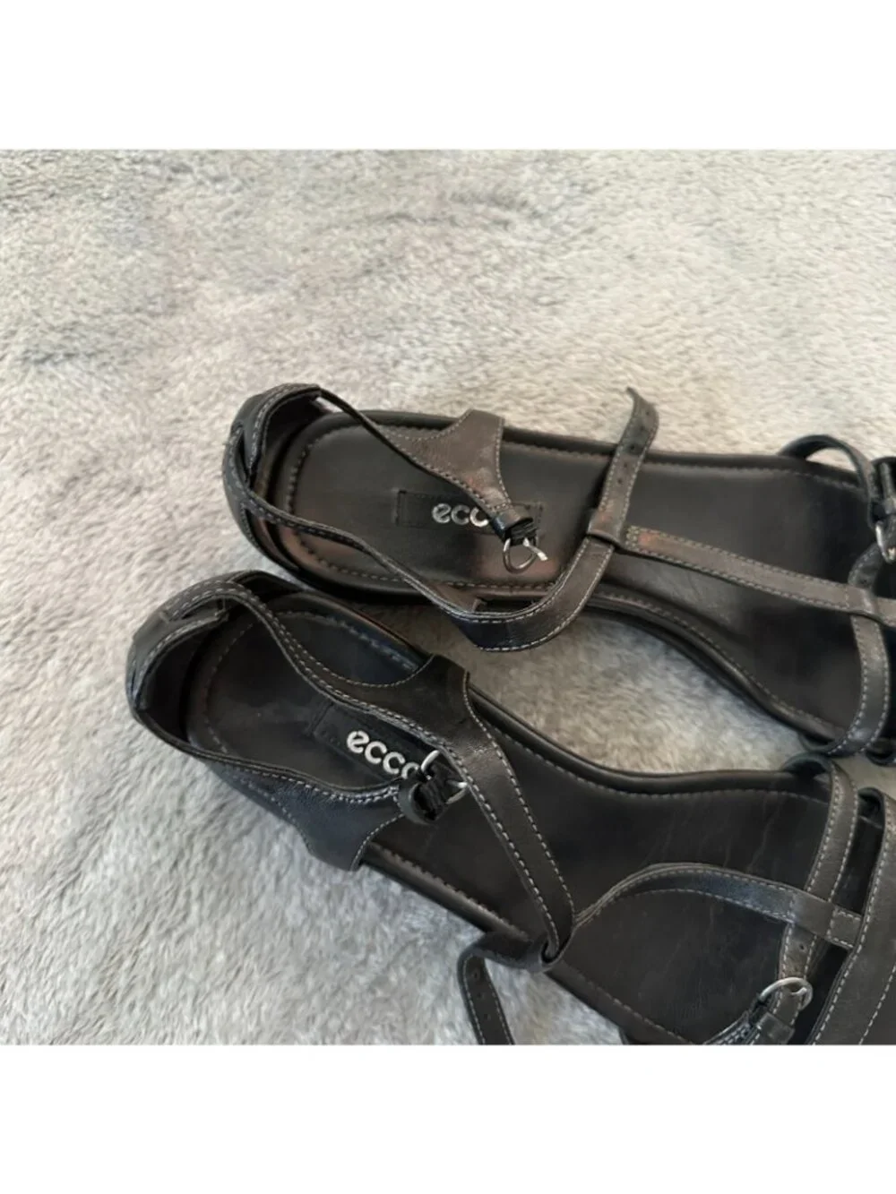 Ecco Black Sandals Strappy Shoes Leather Comfort 39 US 8 8.5